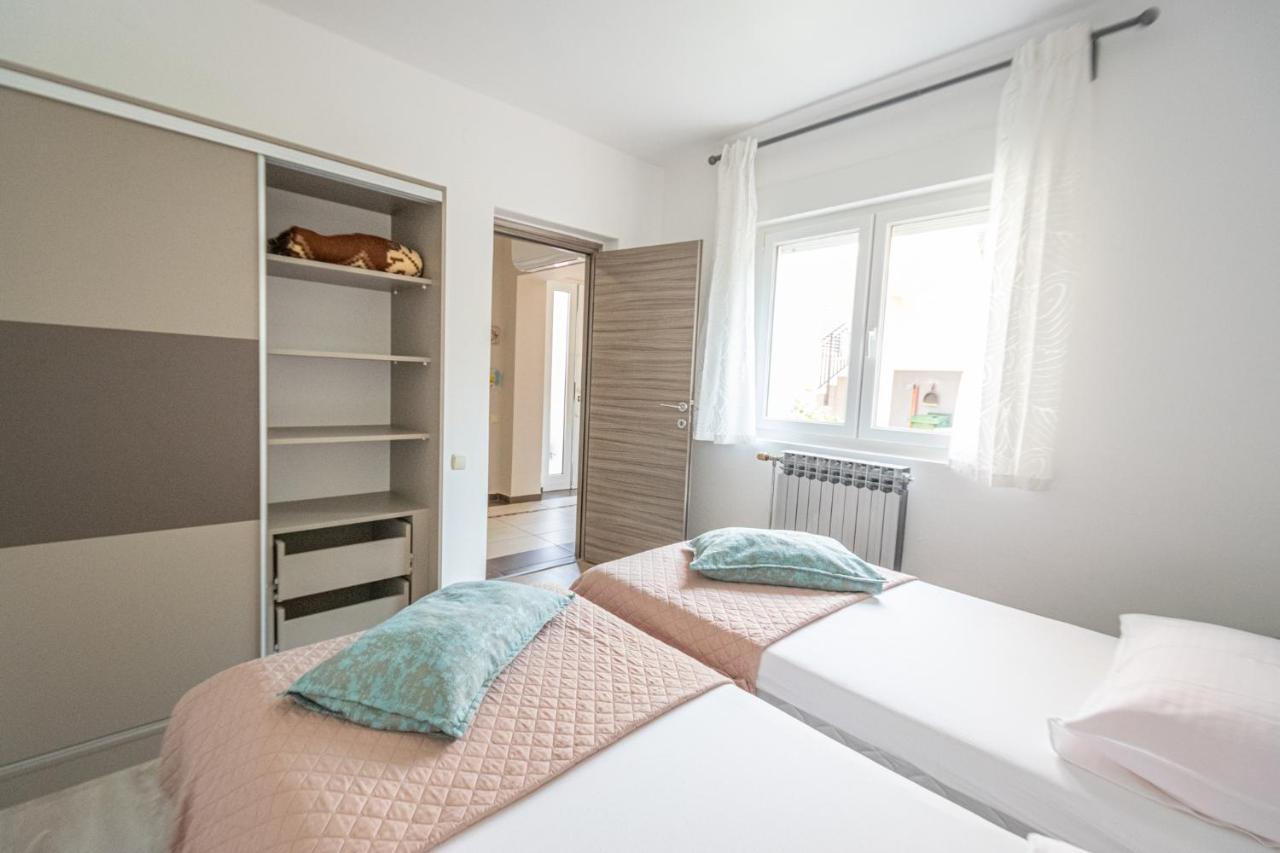 Two-Bedroom Apartment in Crikvenica XCVII Buitenkant foto