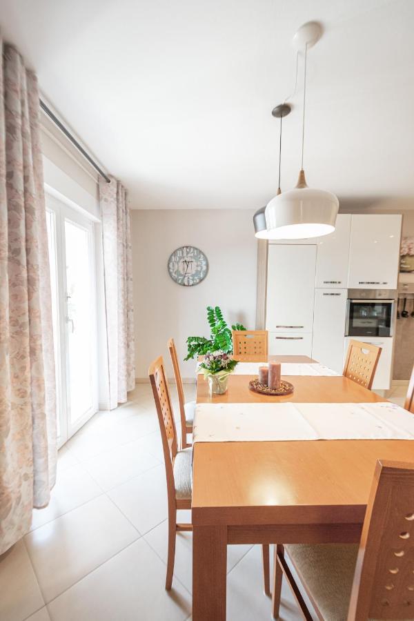 Two-Bedroom Apartment in Crikvenica XCVII Buitenkant foto
