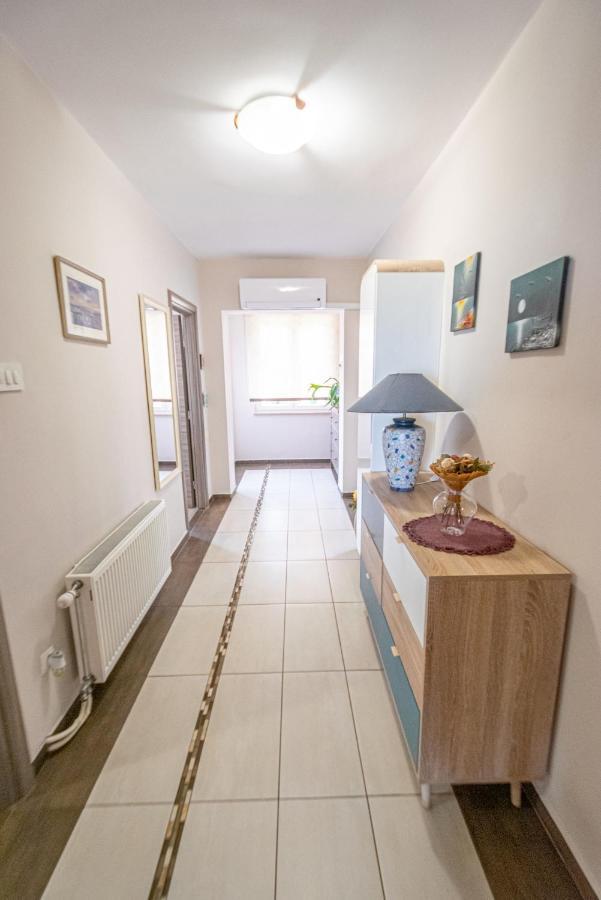 Two-Bedroom Apartment in Crikvenica XCVII Buitenkant foto